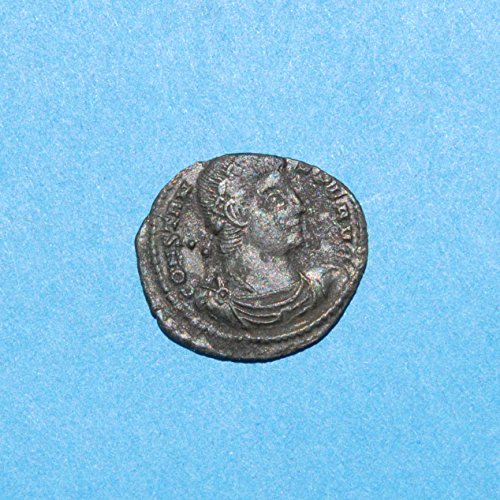 ТОВА е Римският император Констанс с 337 по 350 година, 2 Войник Струва между 1 Стандартна монета Чи-Ро Много Добре
