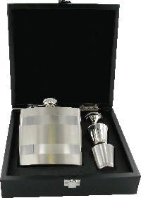 Персонализирана 2-тонная фляжка от неръждаема стомана за 6 унции с фуния в 2 малки чаши в Масивна черна дървена кутия FLC12 (Персонални кутия)