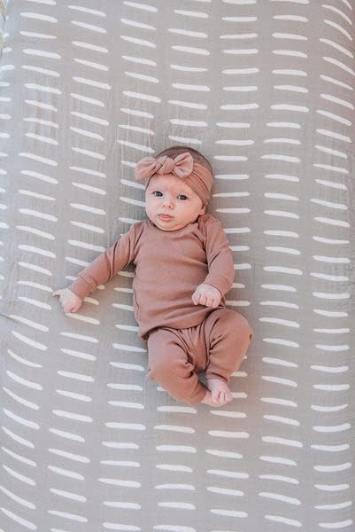 Крем Муслиновая чаршаф за легло с цветен модел от Mebie Baby, Меки и Дишащи Кърпи за Бебета, Съвременно Неутрално Спално бельо, детски креватчета, Стандартен чаршаф за м?